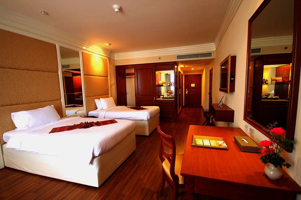 The Emerald Hotel Bangkok Exterior foto